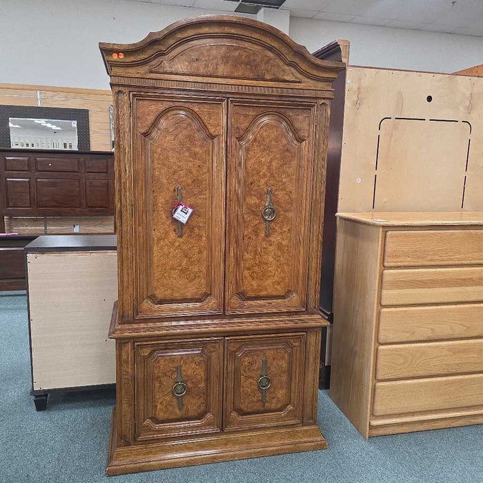 ARMOIRE BTK