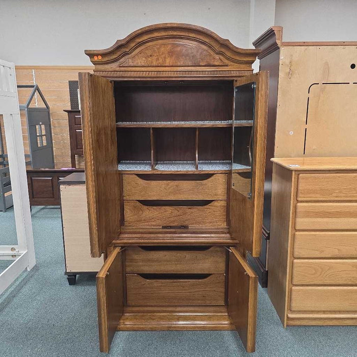 ARMOIRE BTK