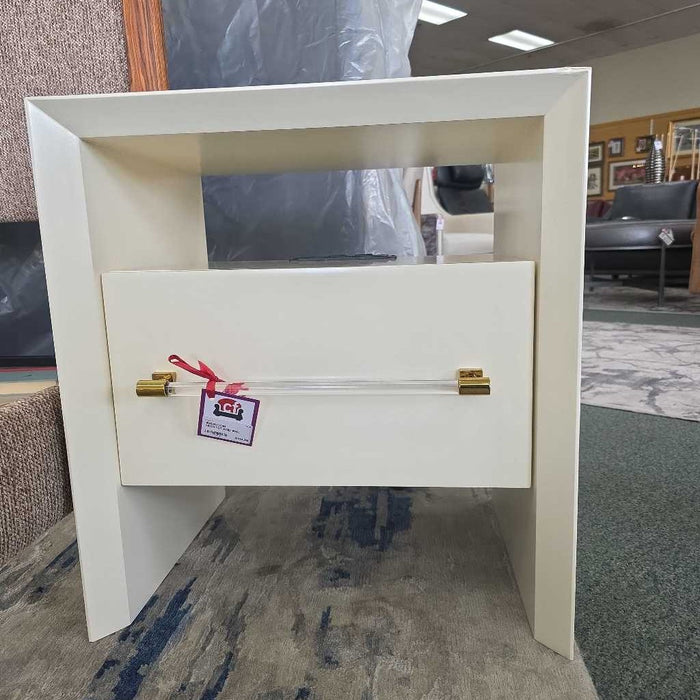 NIGHTSTAND BHC