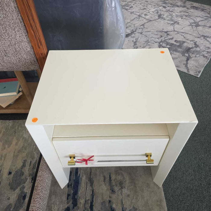 NIGHTSTAND BHC