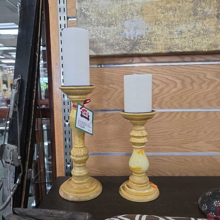 SET OF 2 YELLOW CANDLE STICKS BA