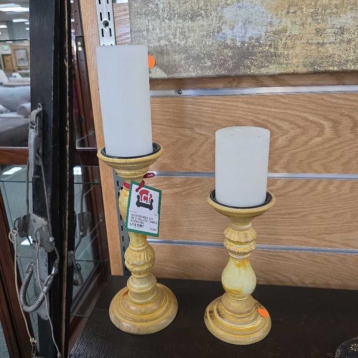 SET OF 2 YELLOW CANDLE STICKS BA