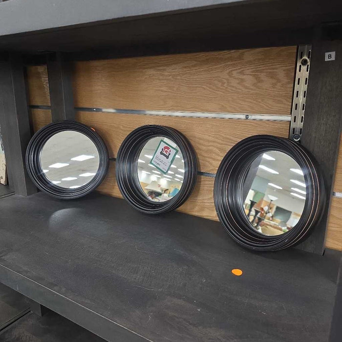 SET OF 3 ROUND MIRRORS BT