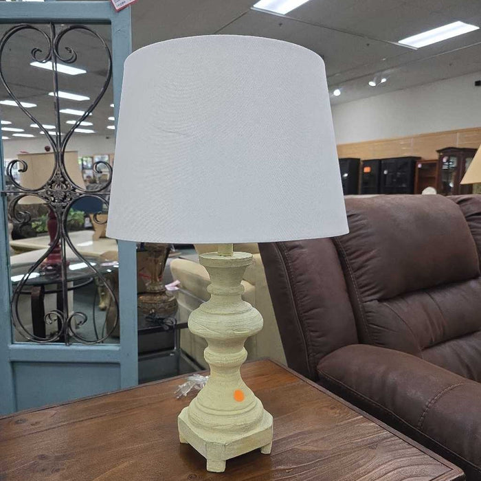 YELLOW LAMP BT