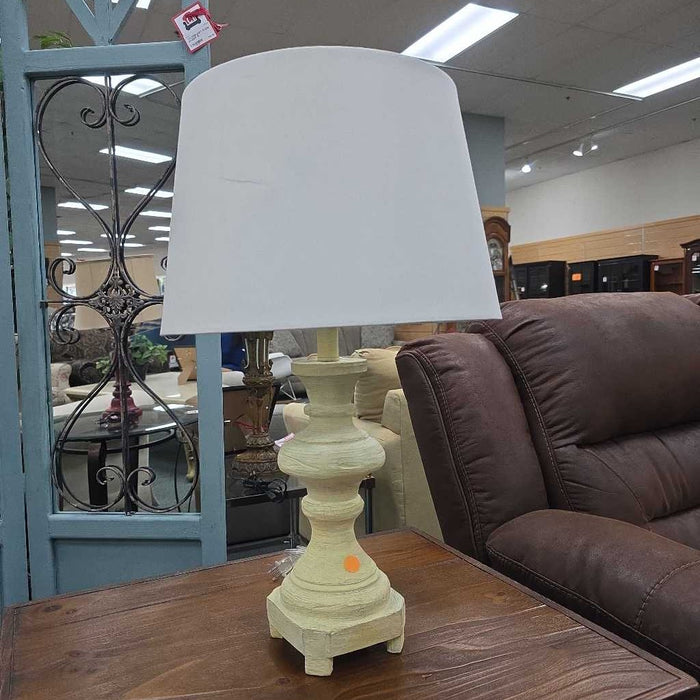 YELLOW LAMP BT