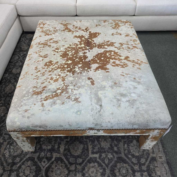 LRG HIDE OTTOMAN CHK