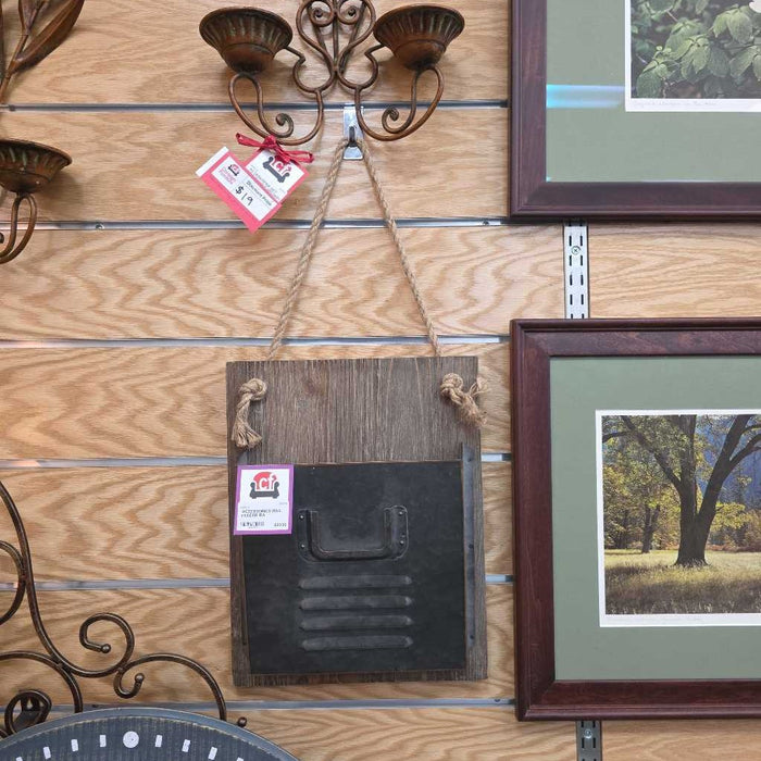 MAIL HOLDER BA
