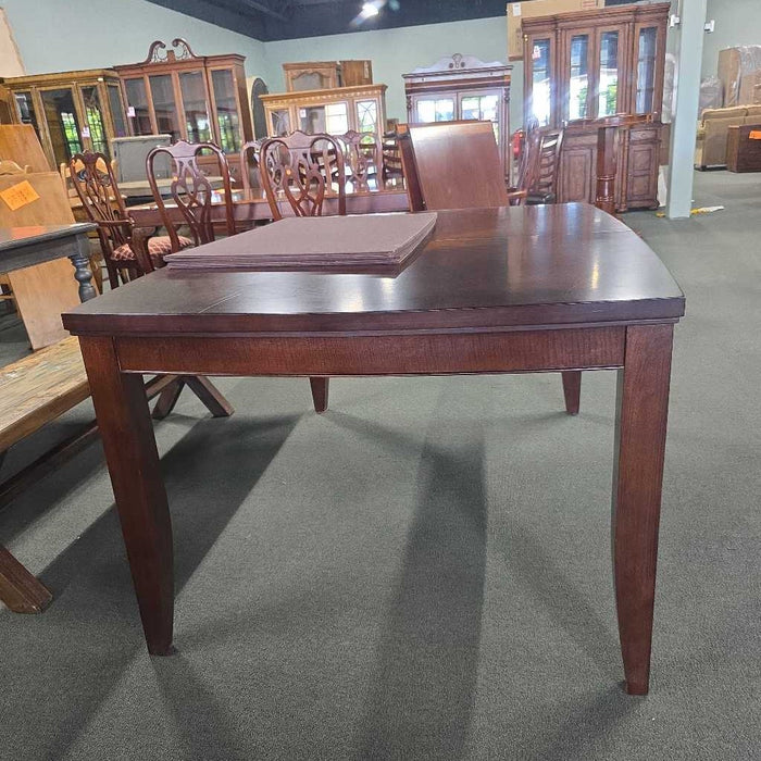 TABLE WITH PADS LAC