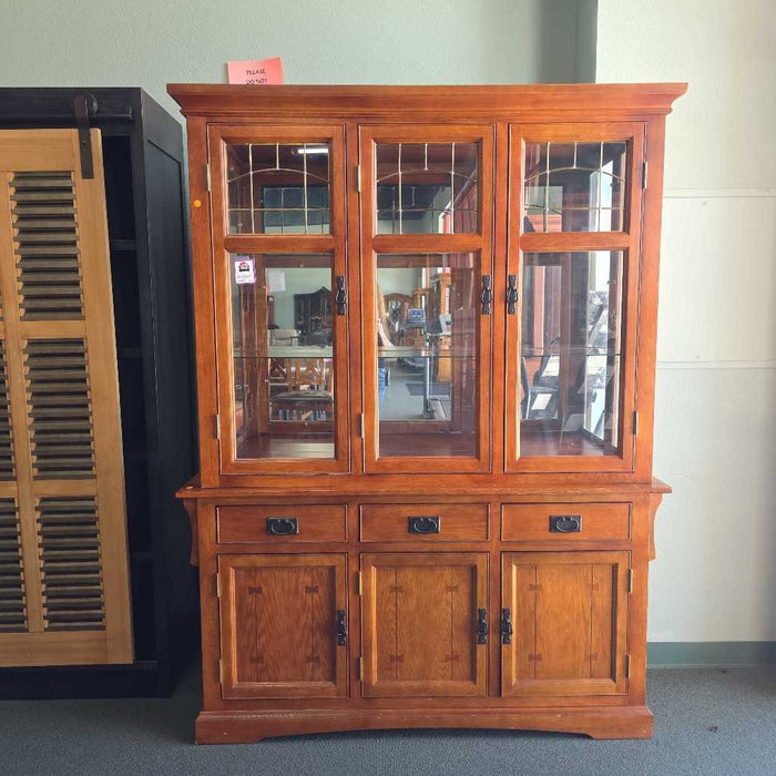 2 PIECE CHINA HUTCH BTK