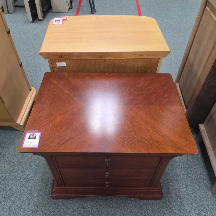 NIGHTSTAND BHC