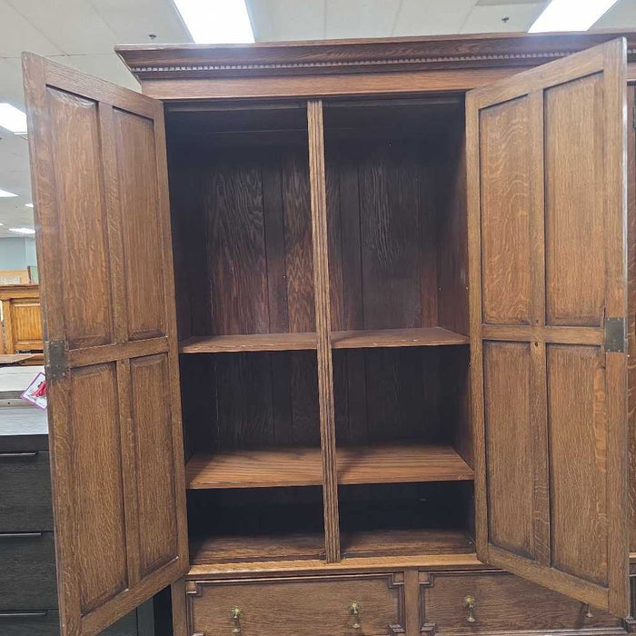 ANTIQUE ARMOIRE ATH