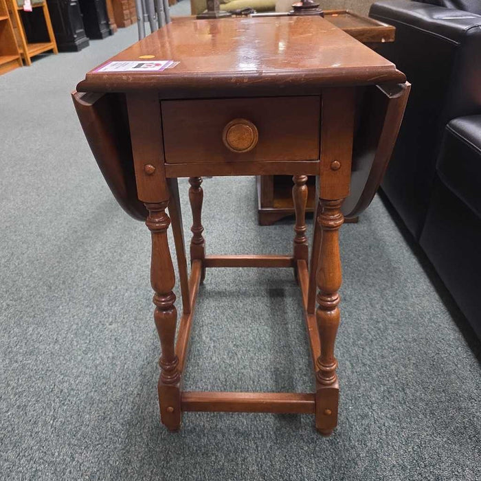 DROPSIDE ACCENT TABLE LS