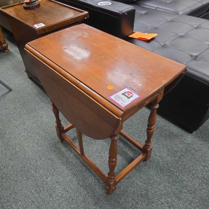 DROPSIDE ACCENT TABLE LS