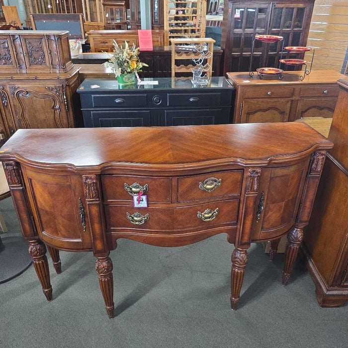 BROYHILL SIDEBOARD LSH