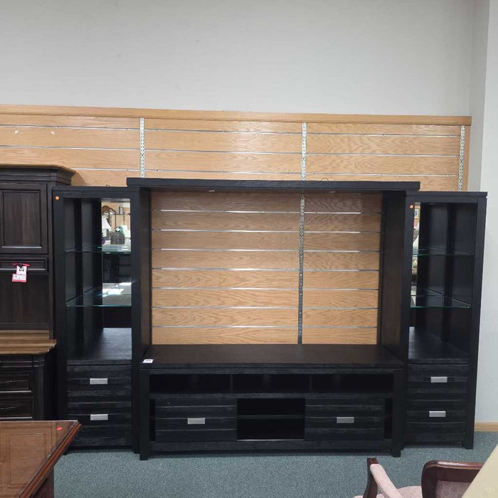 4PC ENTERTAINMENT CENTER SKH