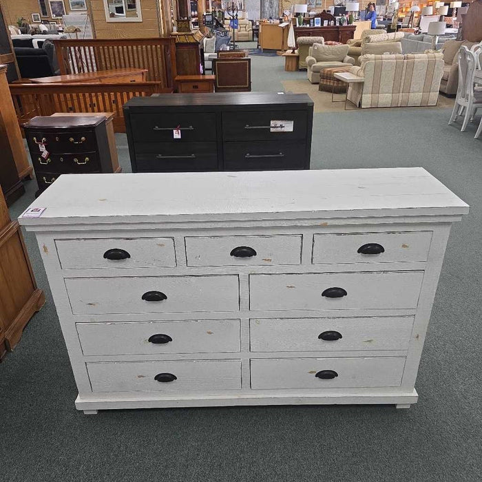 DRESSER LAC