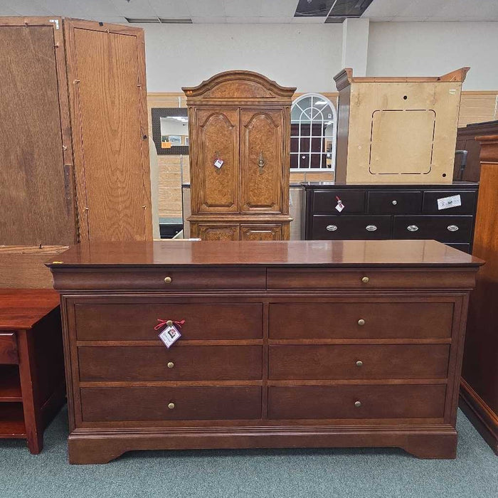 DRESSER BST