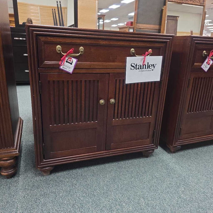 STANLEY NIGHTSTAND BHC