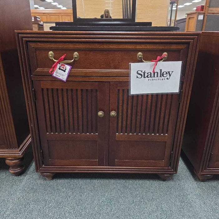 STANLEY NIGHTSTAND BHC