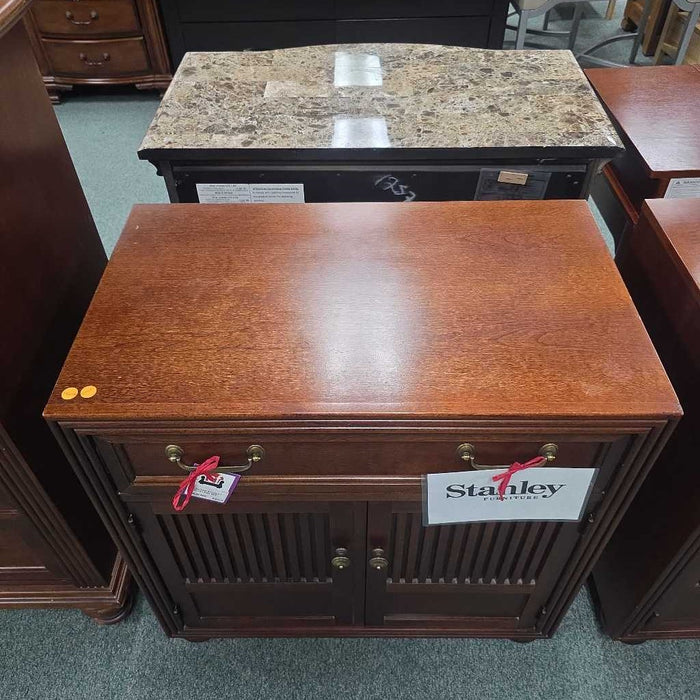 STANLEY NIGHTSTAND BHC