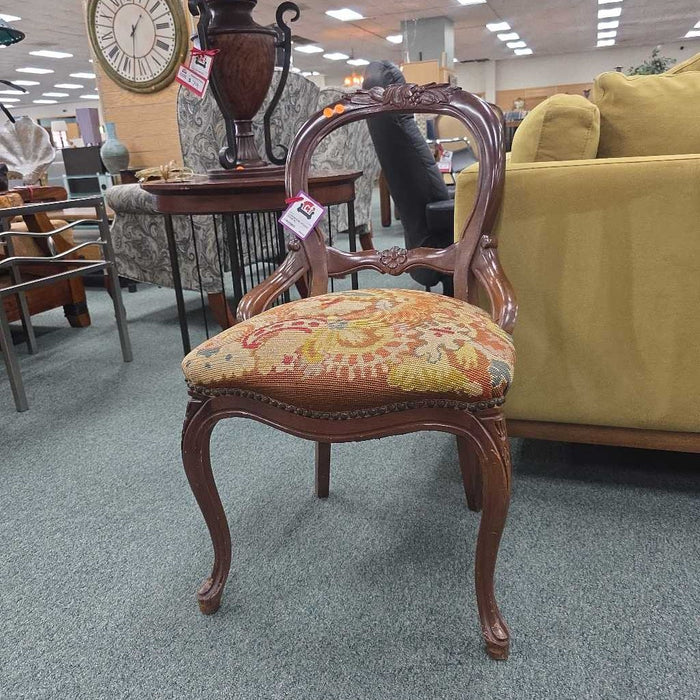 ACCENT CHAIR KL