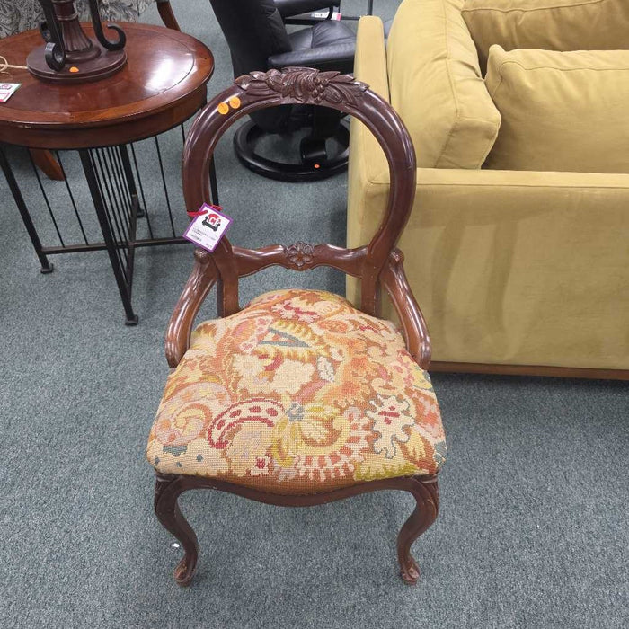 ACCENT CHAIR KL