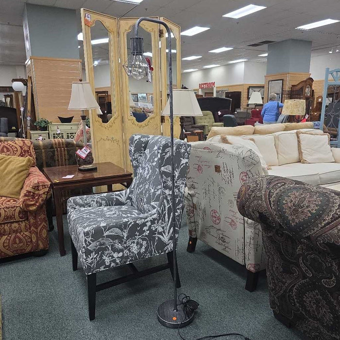 FLOOR LAMP AT