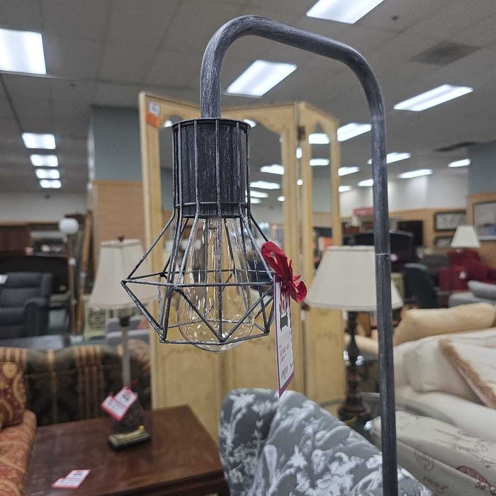 FLOOR LAMP AT