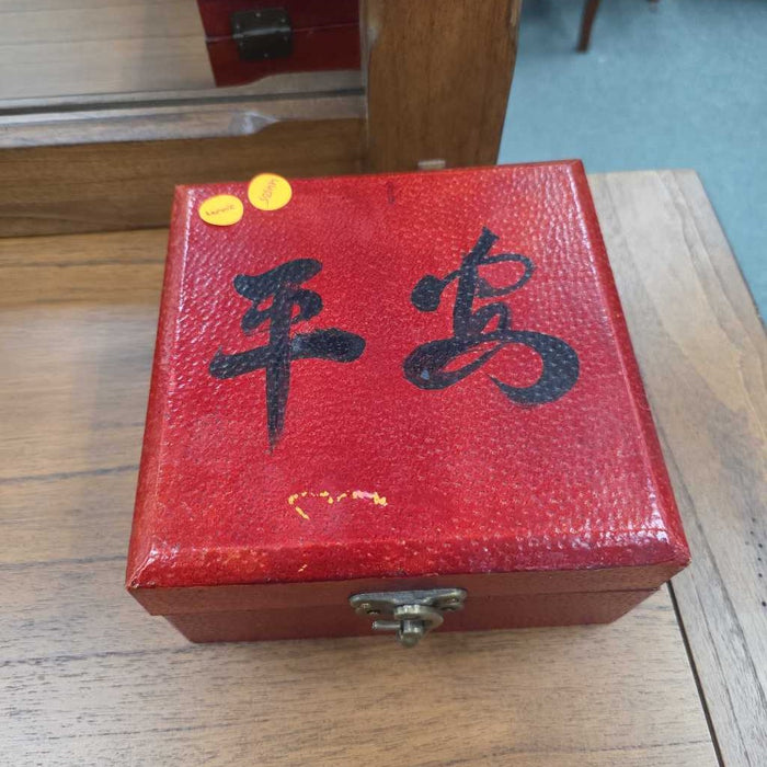 RED BOX DECOR BA