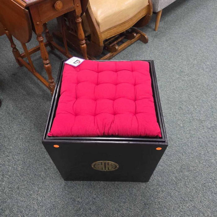 ASIAN STORAGE OTTOMAN MI