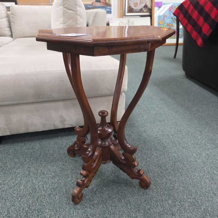 OCTAGON TABLE KL