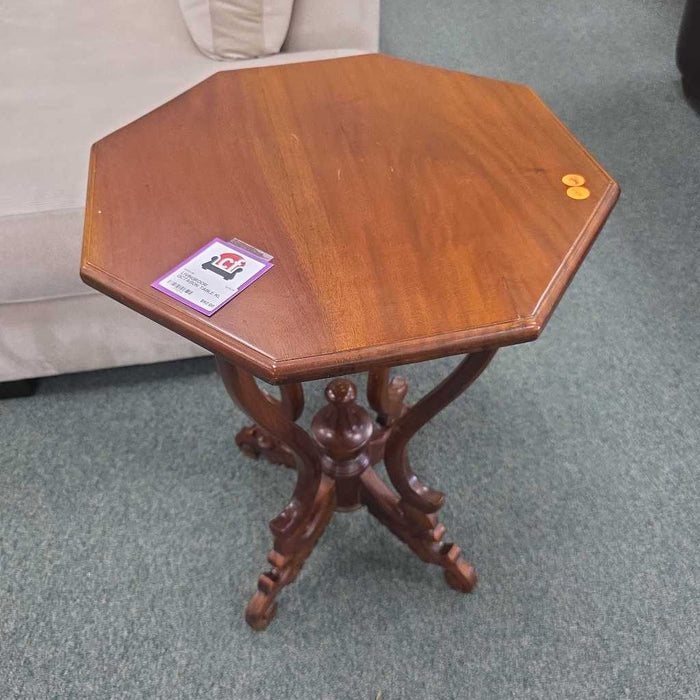 OCTAGON TABLE KL