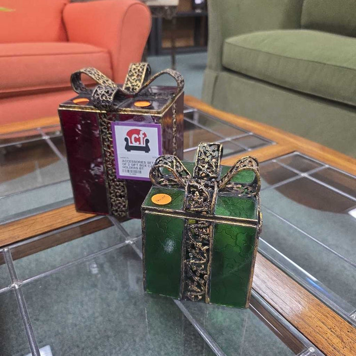 SET OF 2 GIFT BOX CANDLE HOLDERS BT