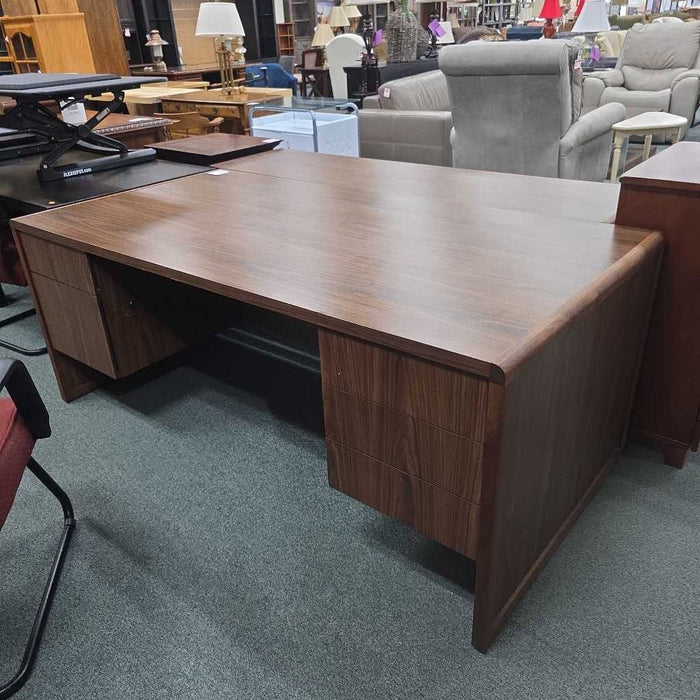 DESK BTK