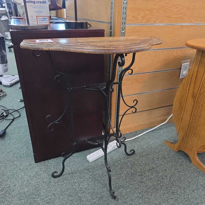 FOLDING ENTRY TABLE KL
