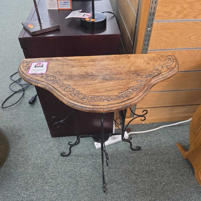 FOLDING ENTRY TABLE KL