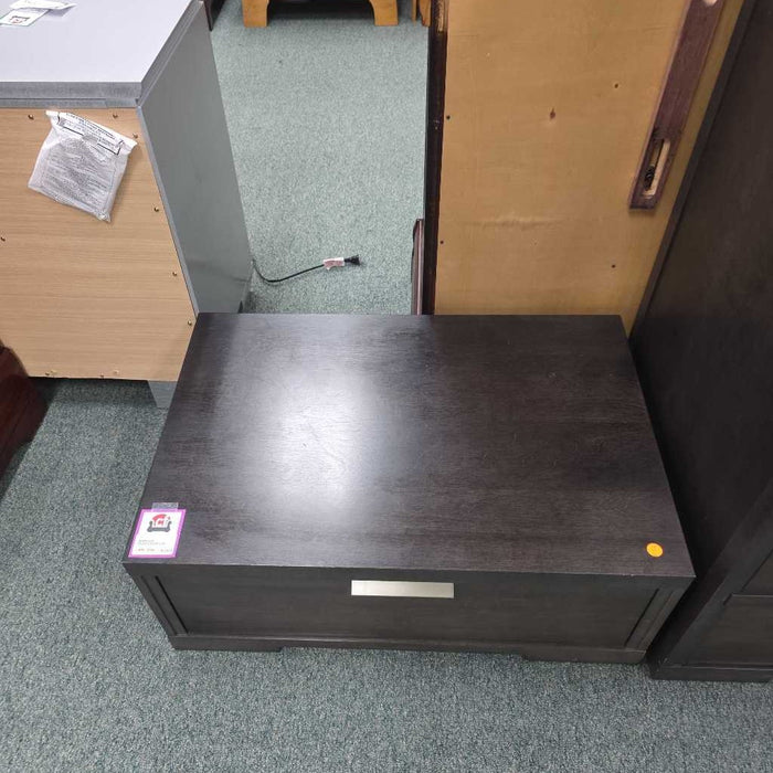 NIGHTSTAND LAC