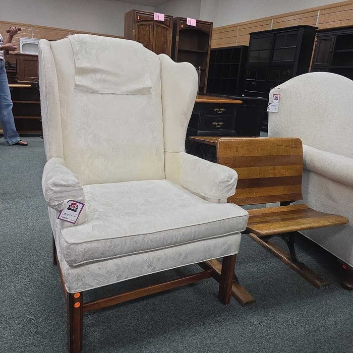 ACCENT CHAIR KL