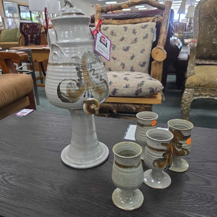 VASE WITH TAP AND 4 CUPS KL