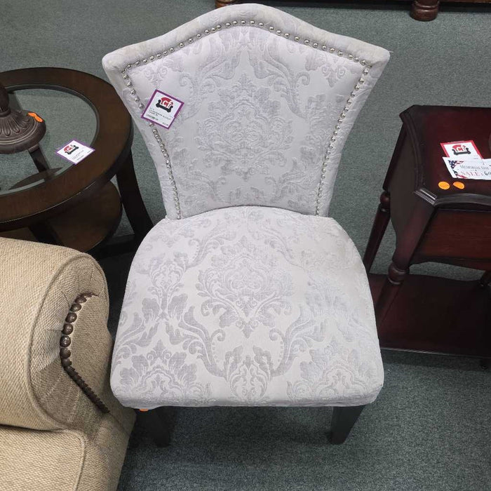 ACCENT CHAIR KL