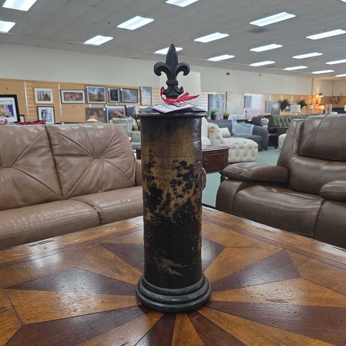 TALL VASE WITH LID BT