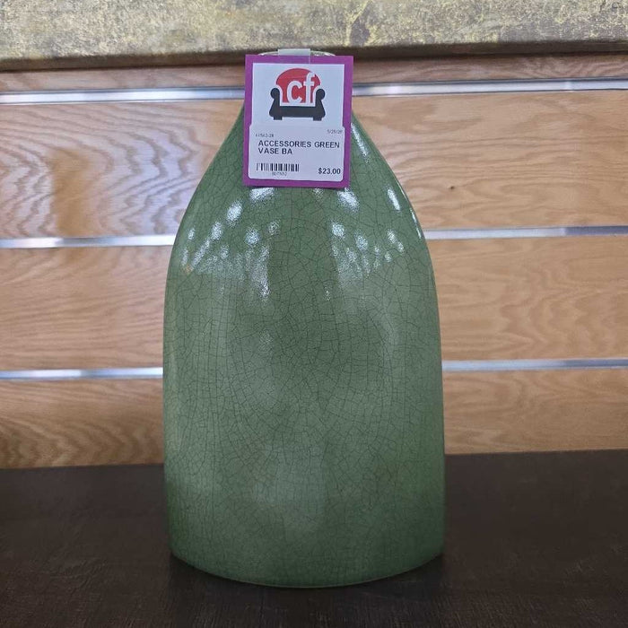 GREEN VASE BA