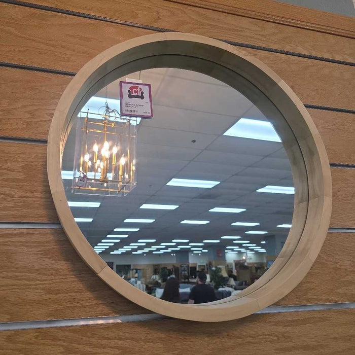 ROUND MIRROR AT