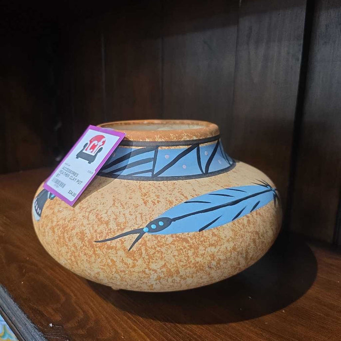 FEATHER CLAY POT BT