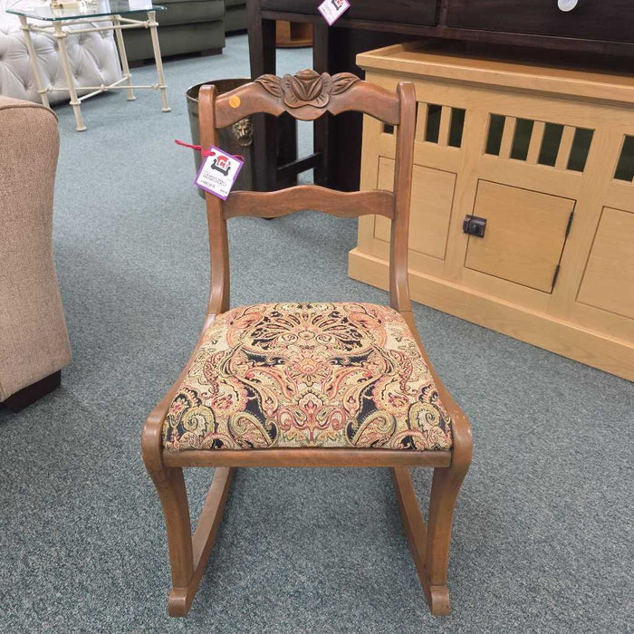 SMALL ROCKING CHAIR AT
