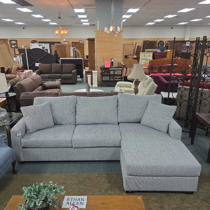 SOFA WITH CHAISE SKH