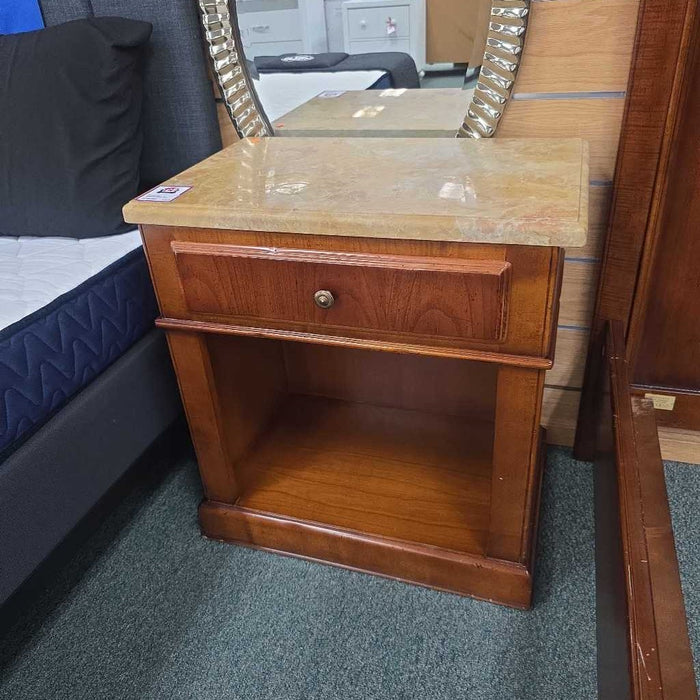 NIGHTSTAND SK