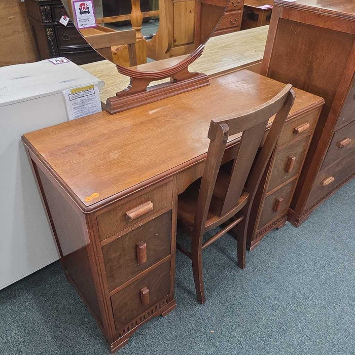 VANITY WITH CHAIR MI