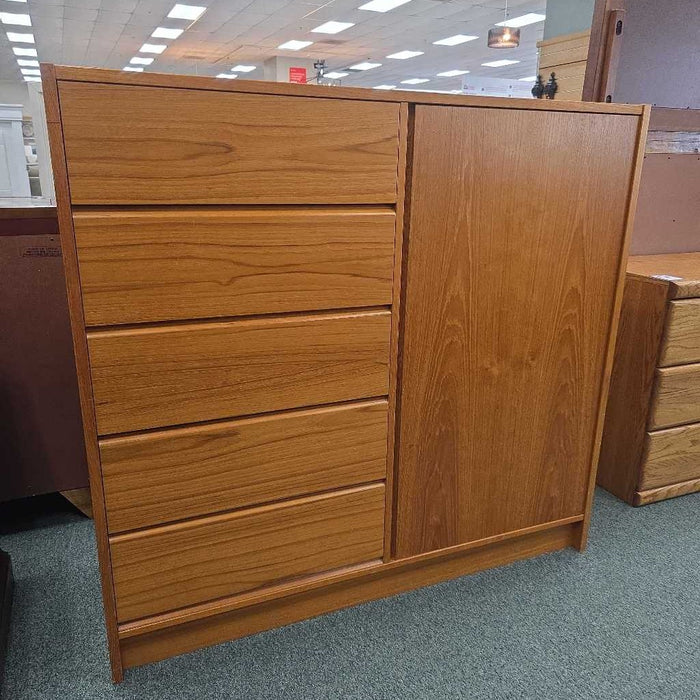 GENTLEMANS CHEST ATH