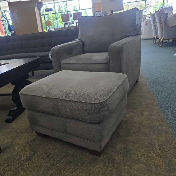 LAZBOY CHAIR WITH OTTOMAN LSH